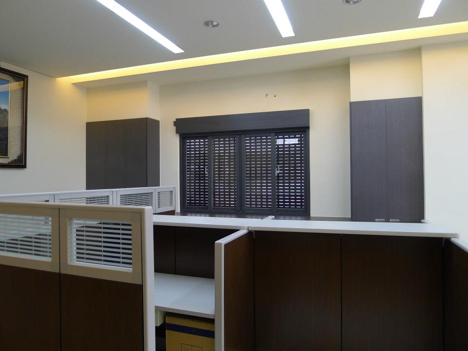 捲窗關閉-辦公室